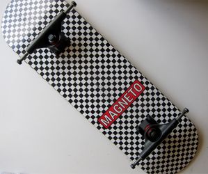 Magneto Cruiser Starter Skateboard, no wheels