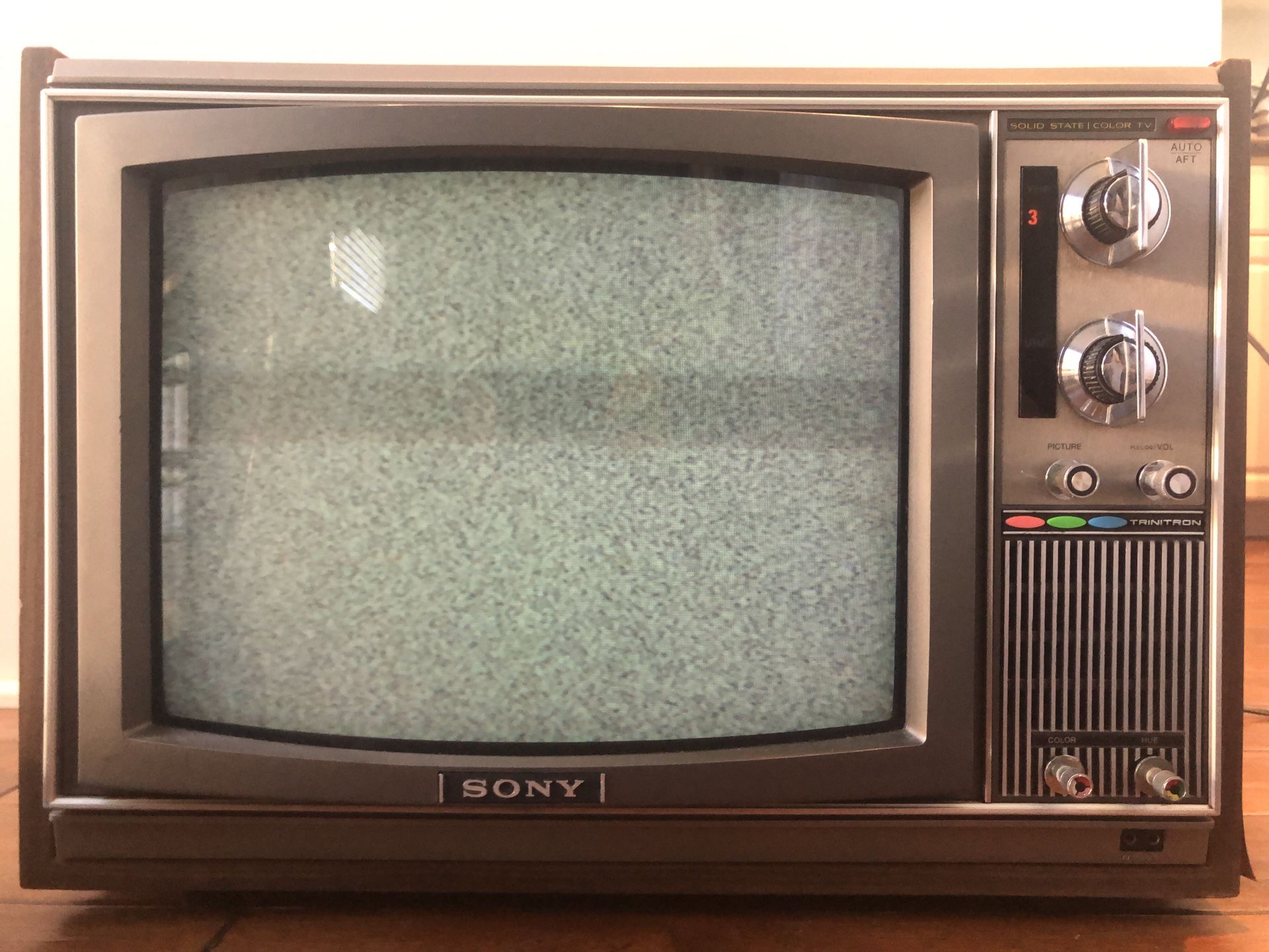 Sony KV-1510 Trinitron 15” Color TV