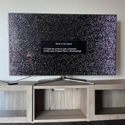 55inch Samsung tv, only problem is it's pretty dark in the middle can be the colors are off not sure