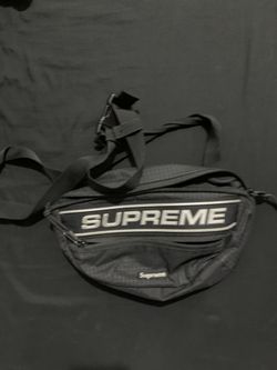 Supreme fanny pack 