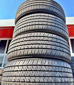 Set 235/65-18 Bridgestone con el 80% de vida
