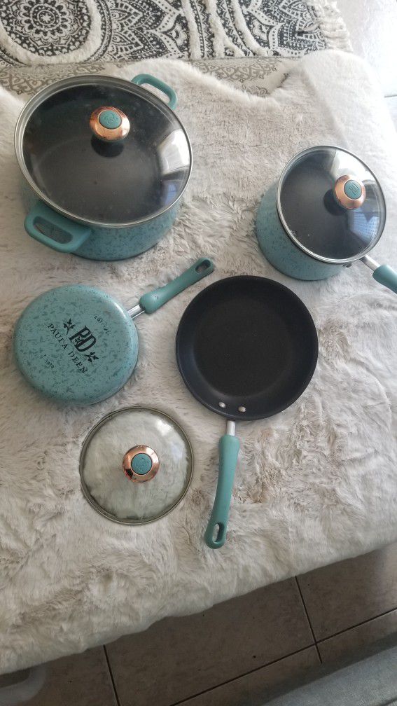 Paula Deen Porcelain cookware set in green
