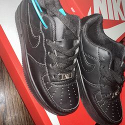 Dupes Nike Shoes Size 2