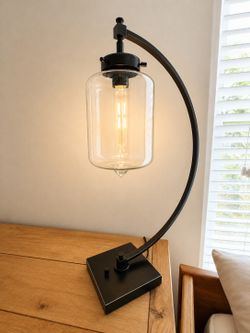 ESTATE SALE MUST GO!!!! UTTERMOST Cantielever Table Lamp with with Edison Lamp