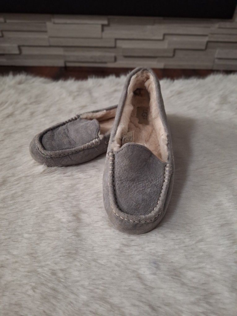 UGG Gray Ansley Moccasin Slippers Size 9