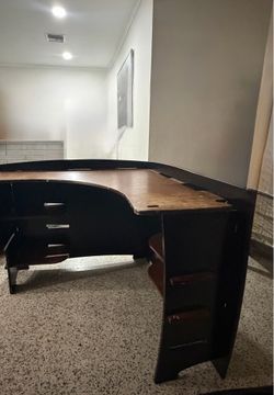 Pier 1 Corner Desk – Curved Wood Top, $80