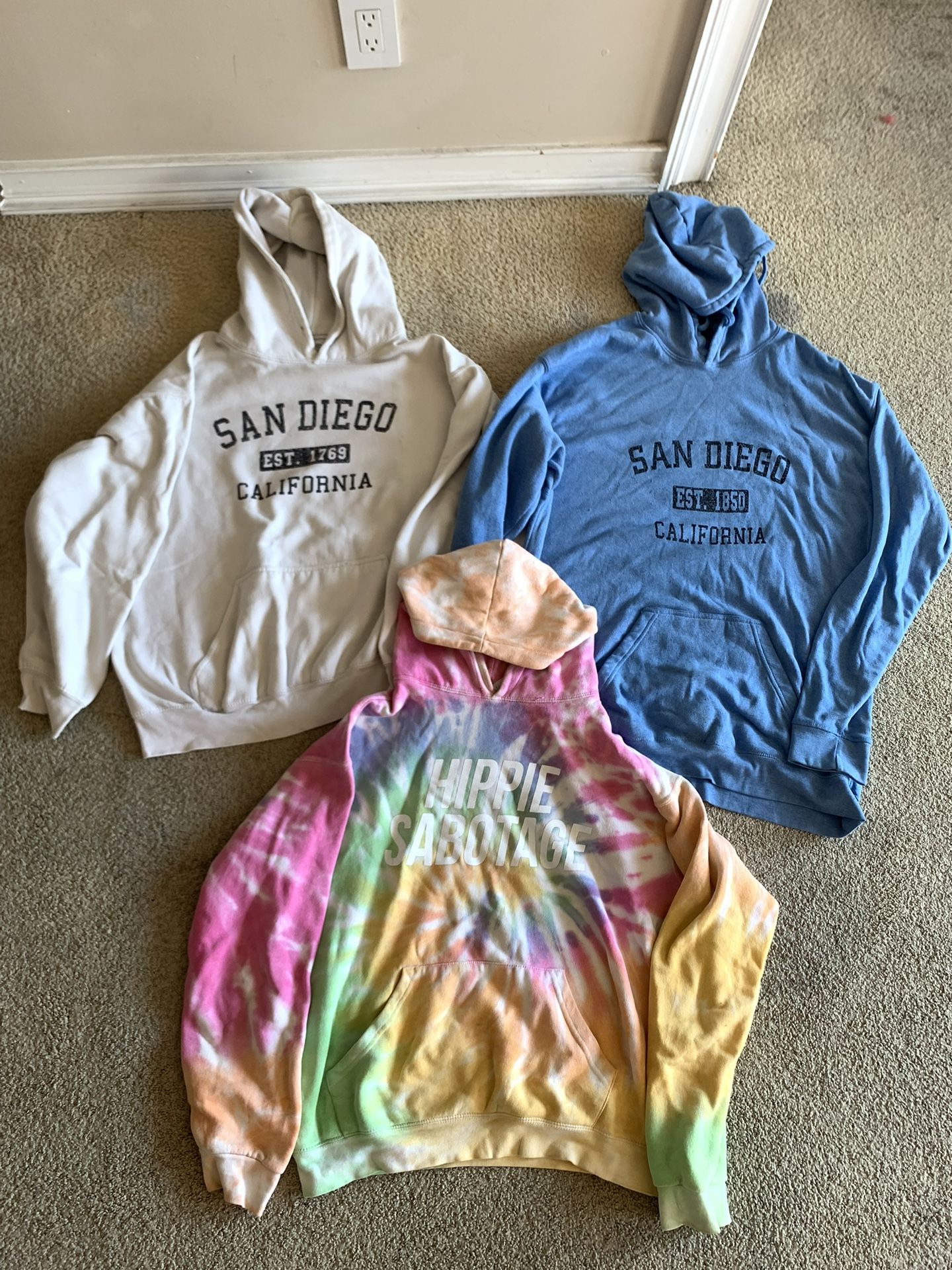 Sweatshirts Size Large
