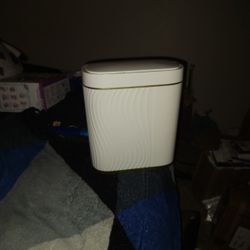 Smart Trash Can Brand New In The Box