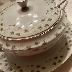 Beautiful Vintage Large Germany Soup Tureen 