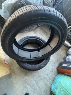Tire 275/35/22