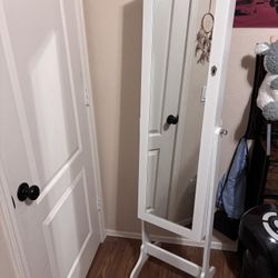 Jewlery Mirror Cabinet 