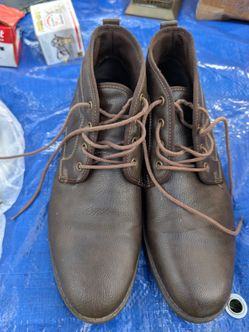 Brown Leather Lace-Up Chukka Boots