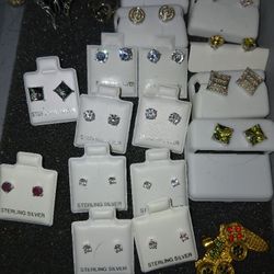 Stud Earrings 