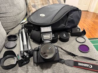 Canon EOS 2000D DSLR camera bundle in excellent condition