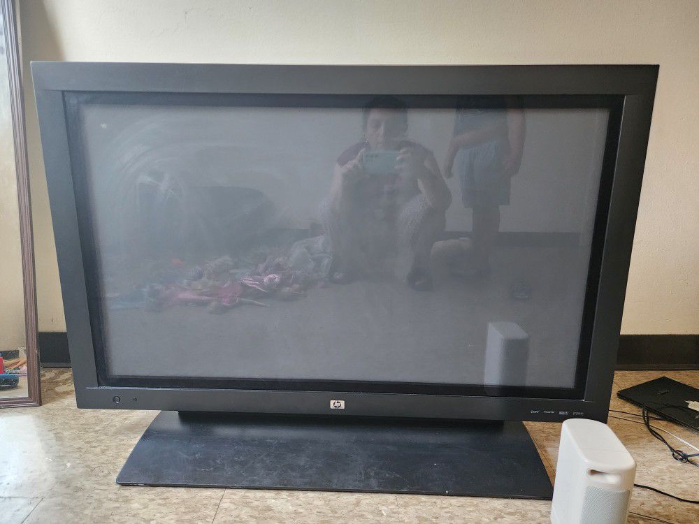 55 Inches TV 