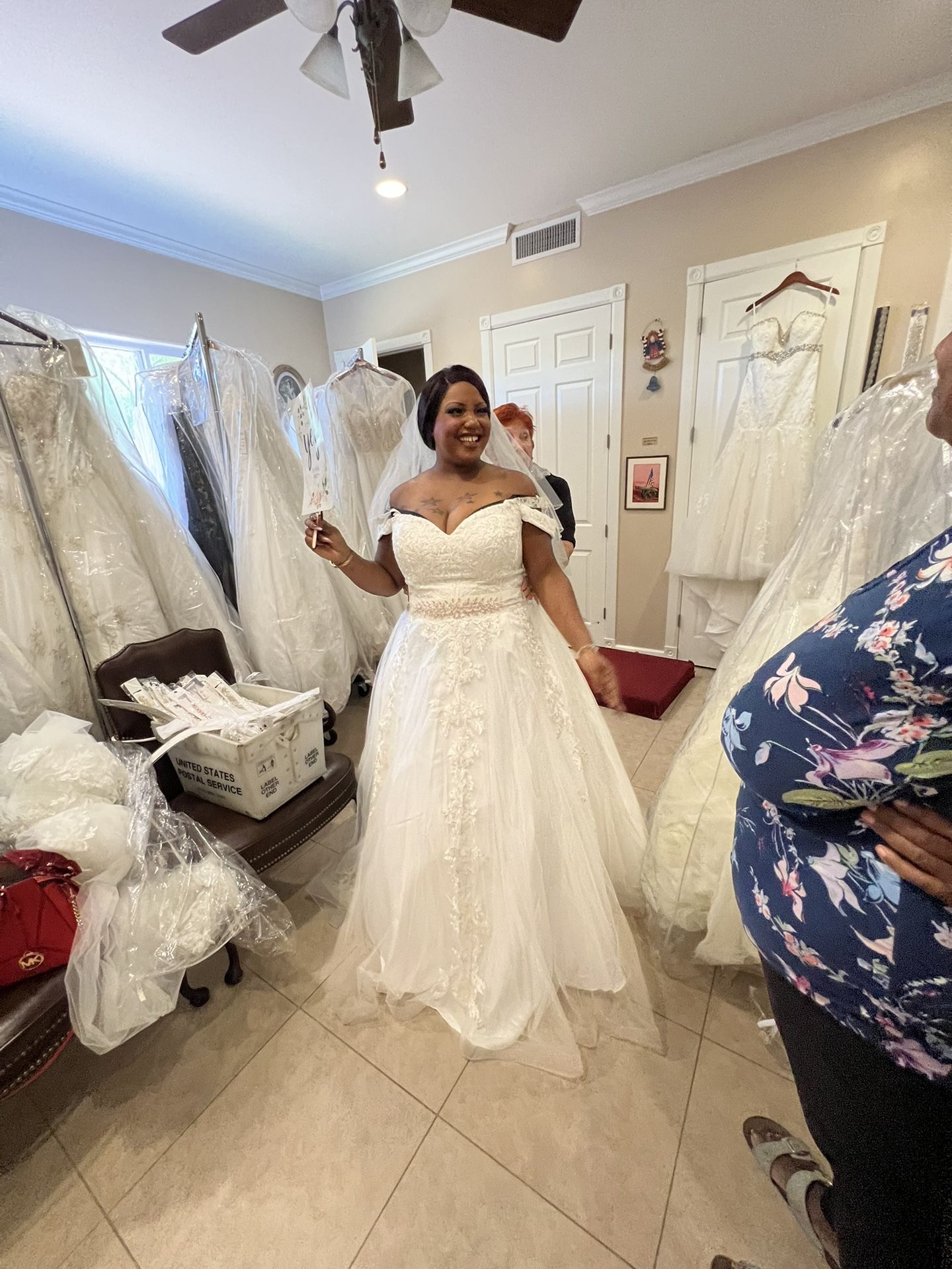 Anny Lee Sweetheart Shoulder Wedding Dress