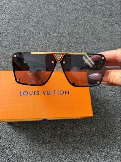 LV men’s sunglasses, new
