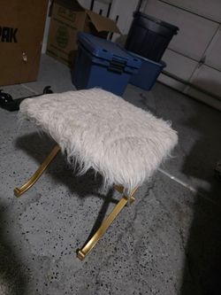 Vanity chair