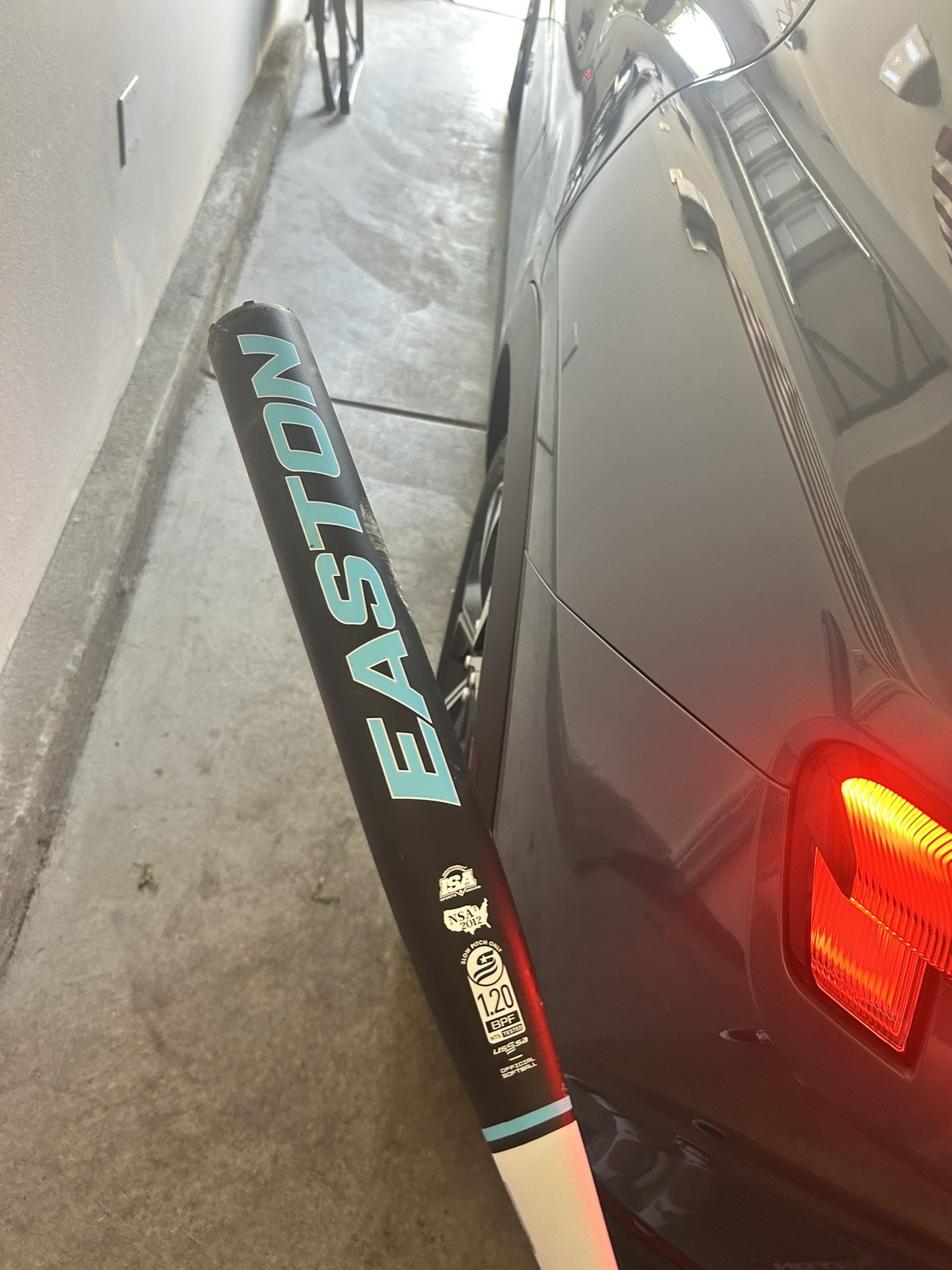 25oz Easton Tantrum