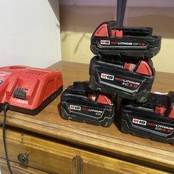 Milwaukee M12 M18 Dual  Battery Charger W/ 4 M18 Lithium Batteries 