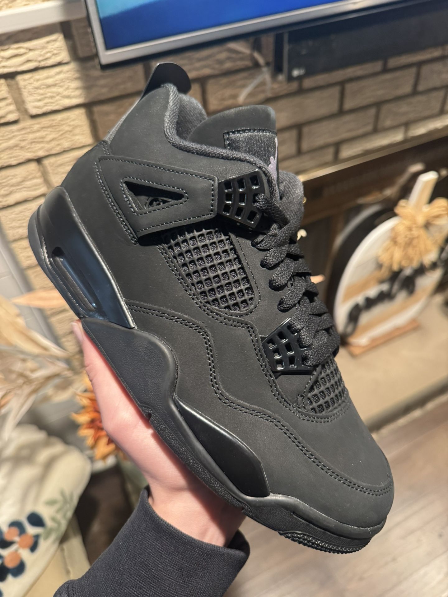 Retro 4 Black Cat 2025