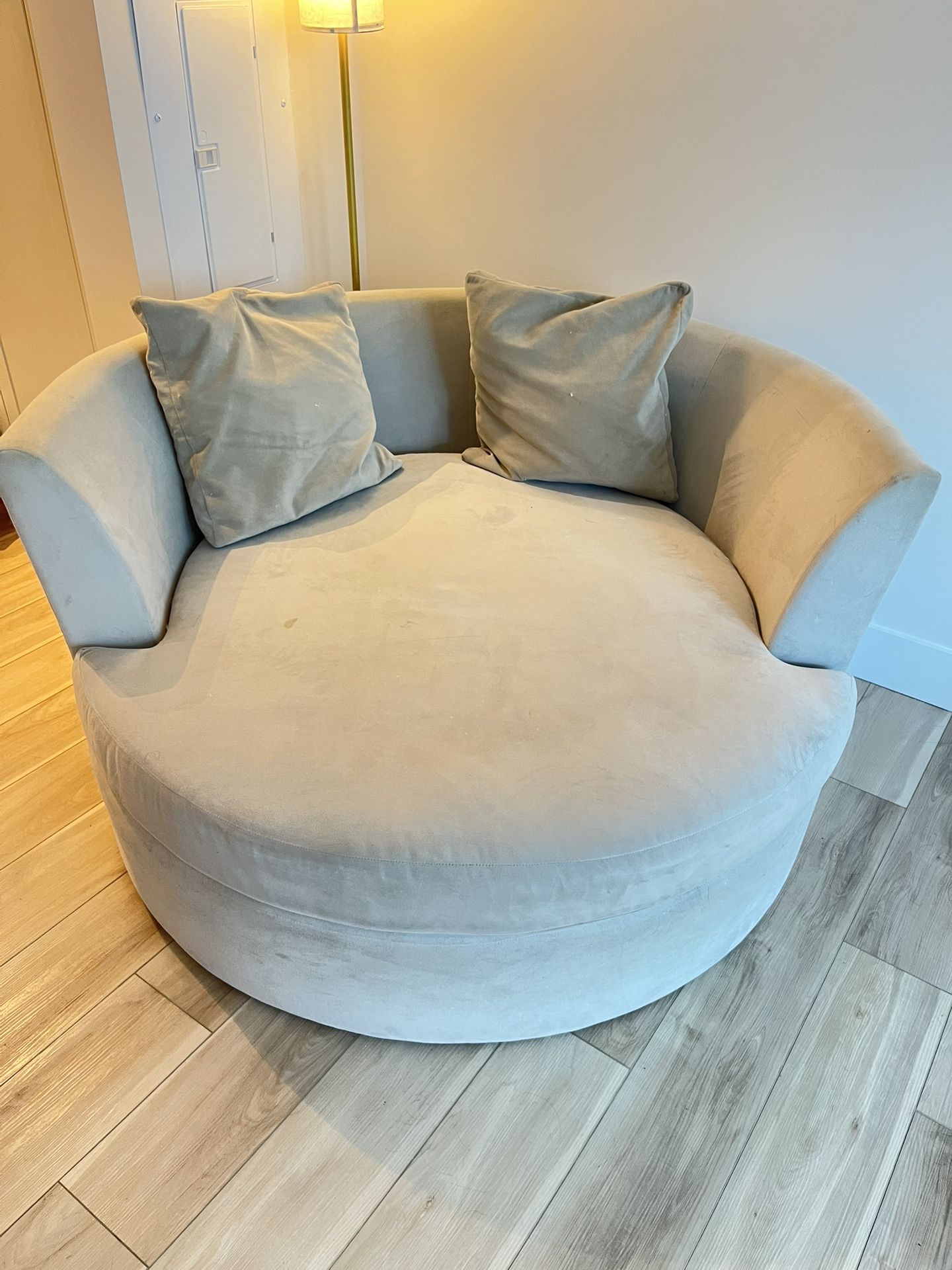 Z Gallerie Cuddler Chair