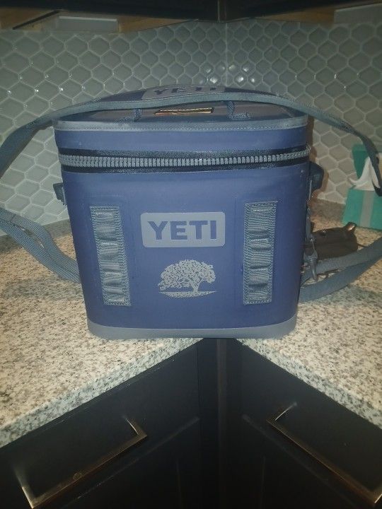 Yeti Hopper Flip 18 Soft Cooler