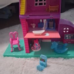 Polly Pocket Toys GFP42 Pollyville Pocket