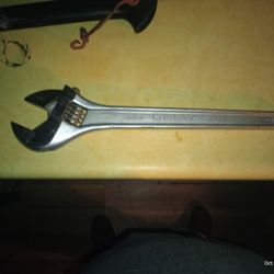 15 Inch Adjustable Wrench 