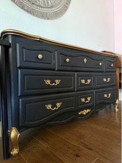 Vintage dresser