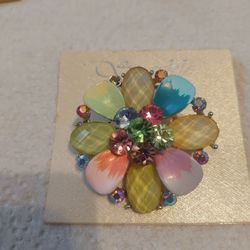 Vintage Beautiful All Colors Brooch With Rinestones