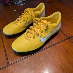 Nike Mercurial Vapor  Soccer Cleats 