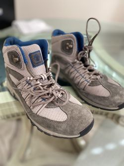 Timberland anti fatigue women’s Hiking boots. Size 8.5 and water proof