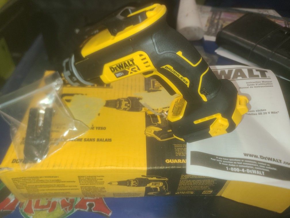 Dewalt 20v Max Cordless Drywall Screw Gun