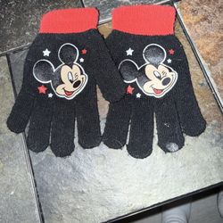 Kid’s Mickey Mouse Gloves