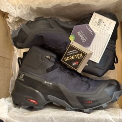 Women’s Size 10. Hiking Boots/work Boots 