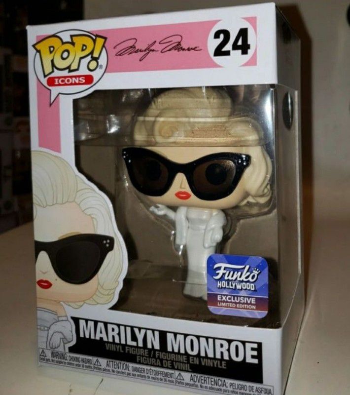 Marilyn Monroe - Funko Pop Bundle (3) in hand.