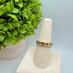 Nice and Bella, 18K. Women's Ring.