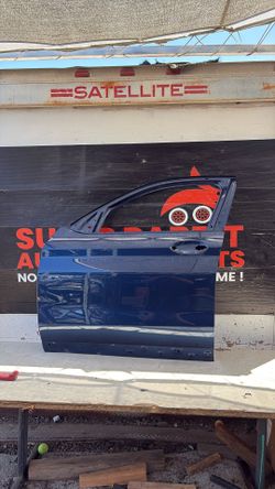2018 BMW X3 Door Front OEM 2024