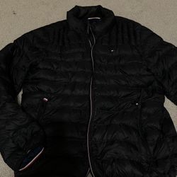 Tommy Puffer Men’s Size Large 