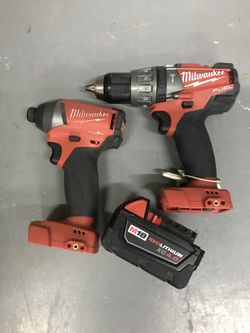 Milwaukee fuel hammer drill set with battery and charger