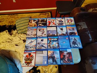 PlayStation 4 Combo 2 Controllers and 19 Games