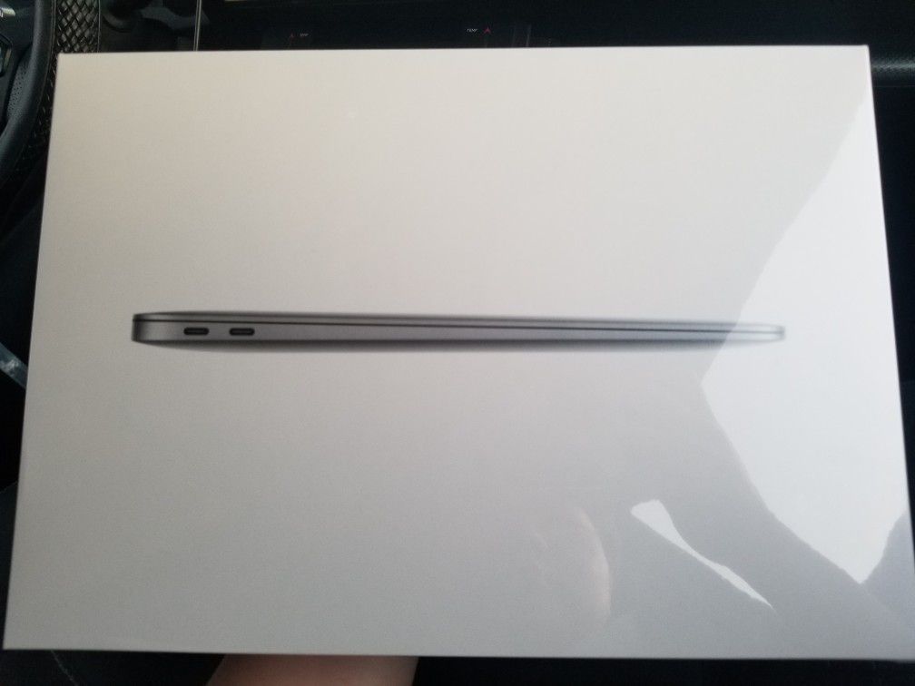 Macbook air13.3 inch 2019 sealed