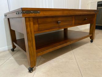 Nice Rolling Wood Coffee Table With 2 Drawers and Casters