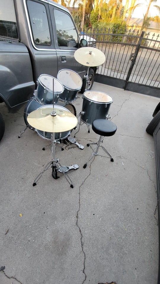 Drums/Drum set