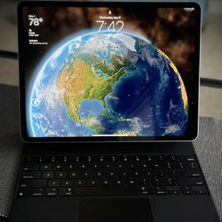iPad Pro 12.9” 512GB Storage & Magic Keyboard 