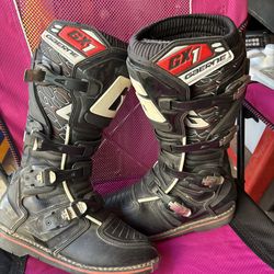 Gaerne motorcycle boots 11