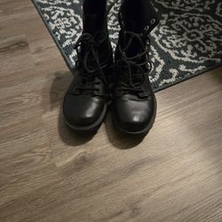 Black Boots In Good Condtion Size 5 