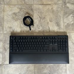Razer Blackwidow V4 Pro Keyboard - Green Switches