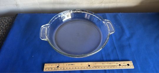 Glass pie dish